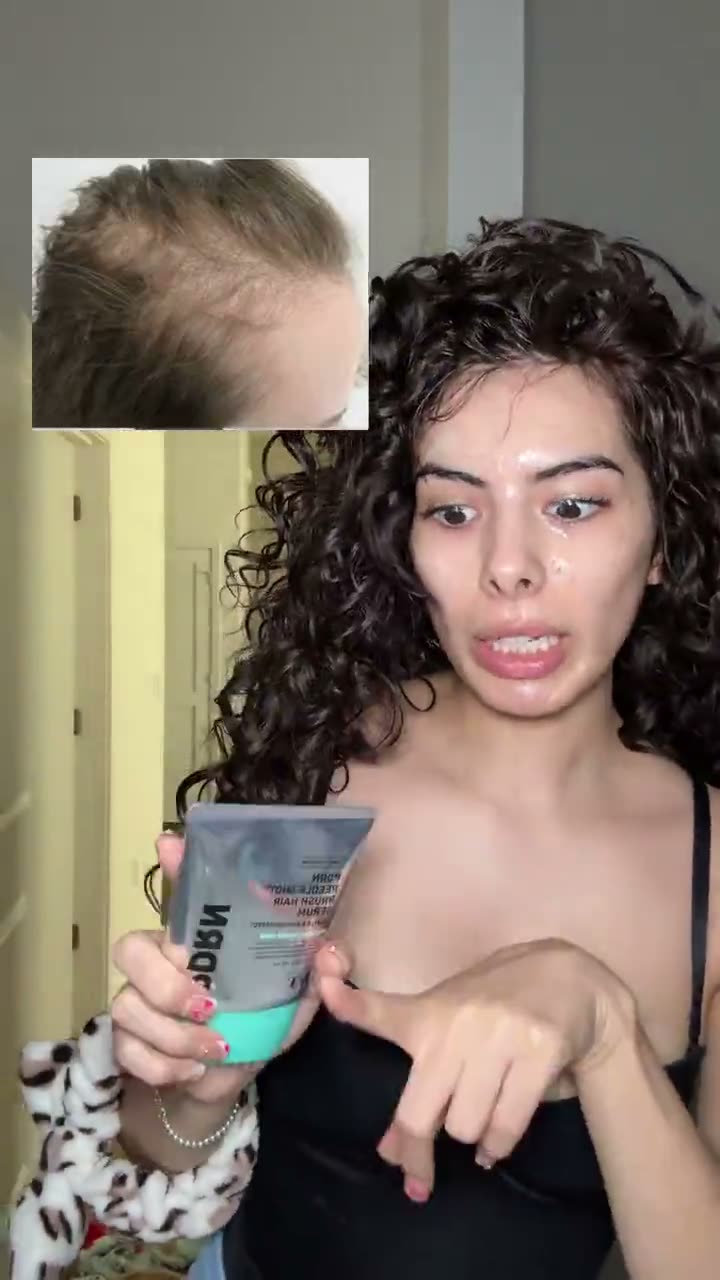 Customer scalp-care video still 07