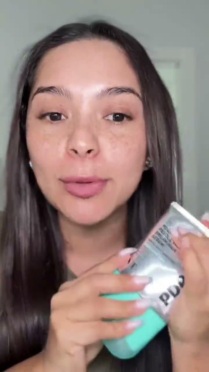 Customer scalp-care video still 02
